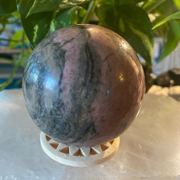 Rhodonite Sphere - Picture 4 of 6